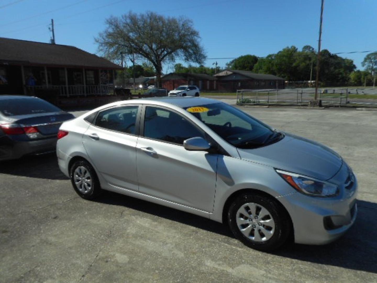 2017 SILVER HYUNDAI ACCENT SE (KMHCT4AE2HU) , located at 10405 Abercorn Street, Savannah, GA, 31419, (912) 921-8965, 31.988262, -81.131760 - Photo#2